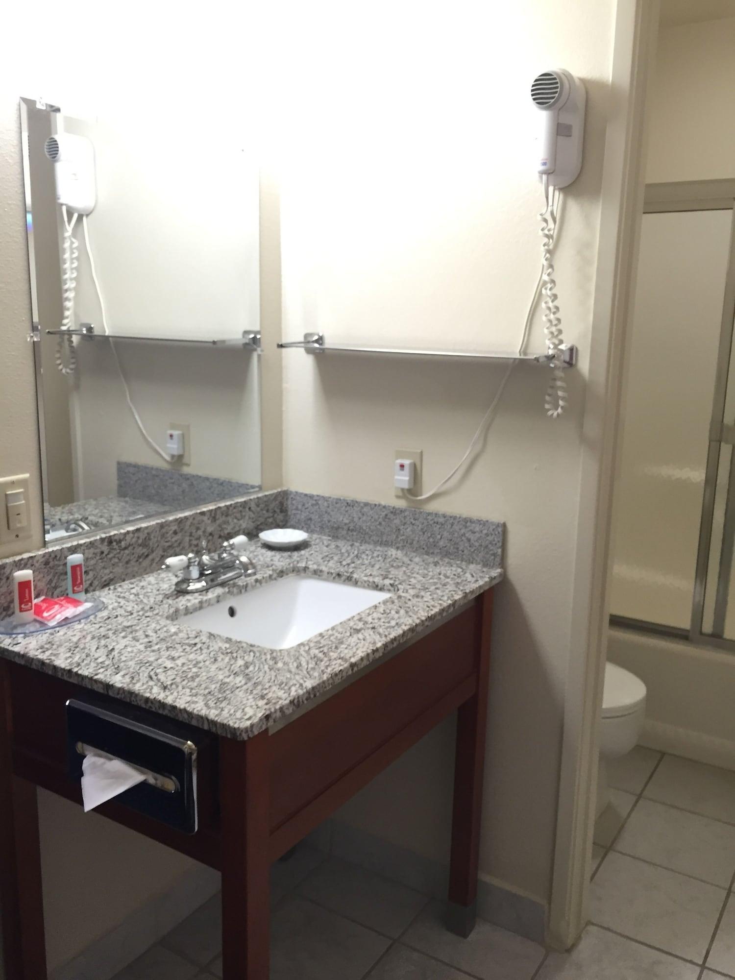 Hotel Days By Wyndham Near China Naval Station Ridgecrest