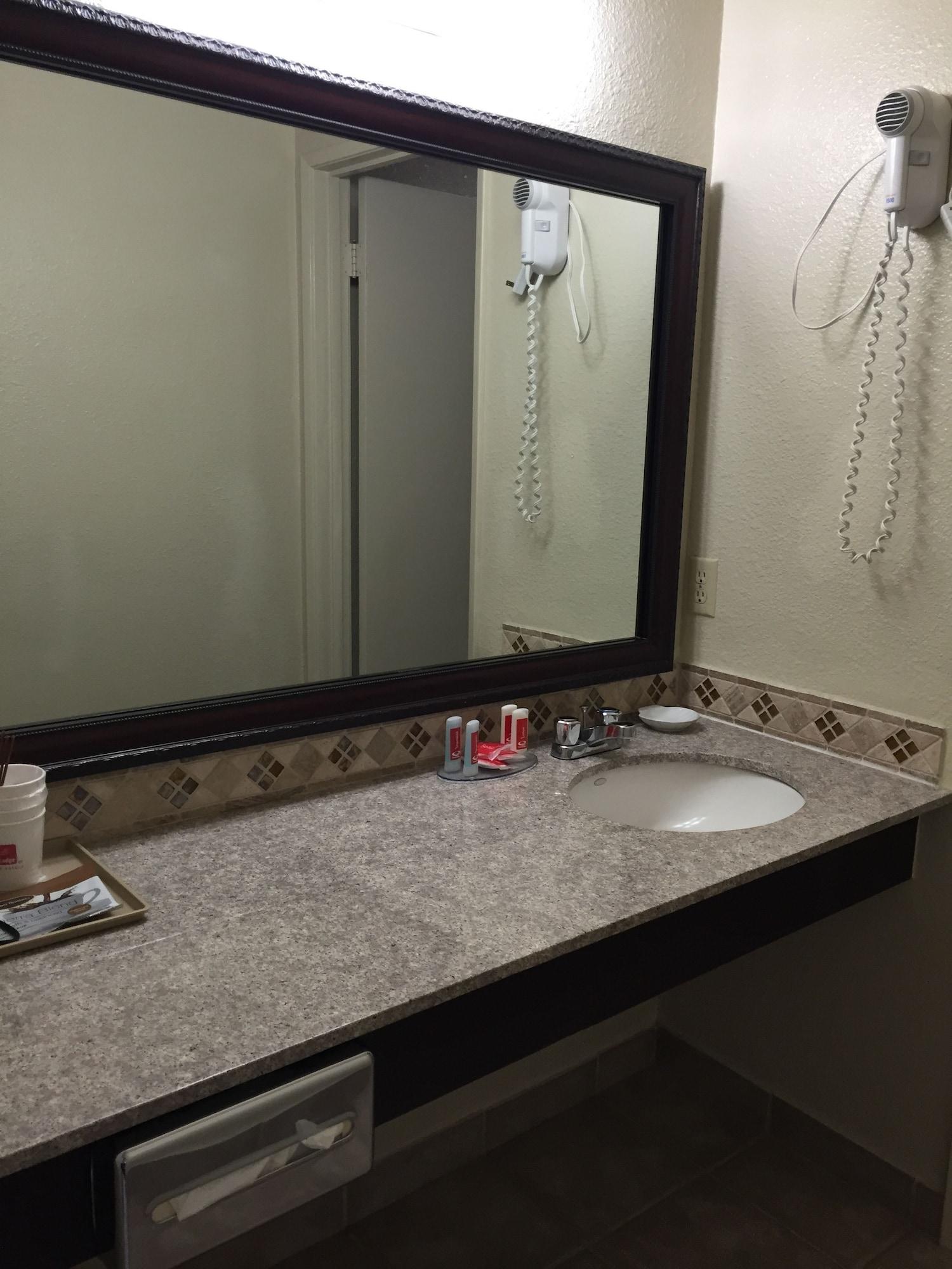 Days By Wyndham Near China Lake Naval Station 2*