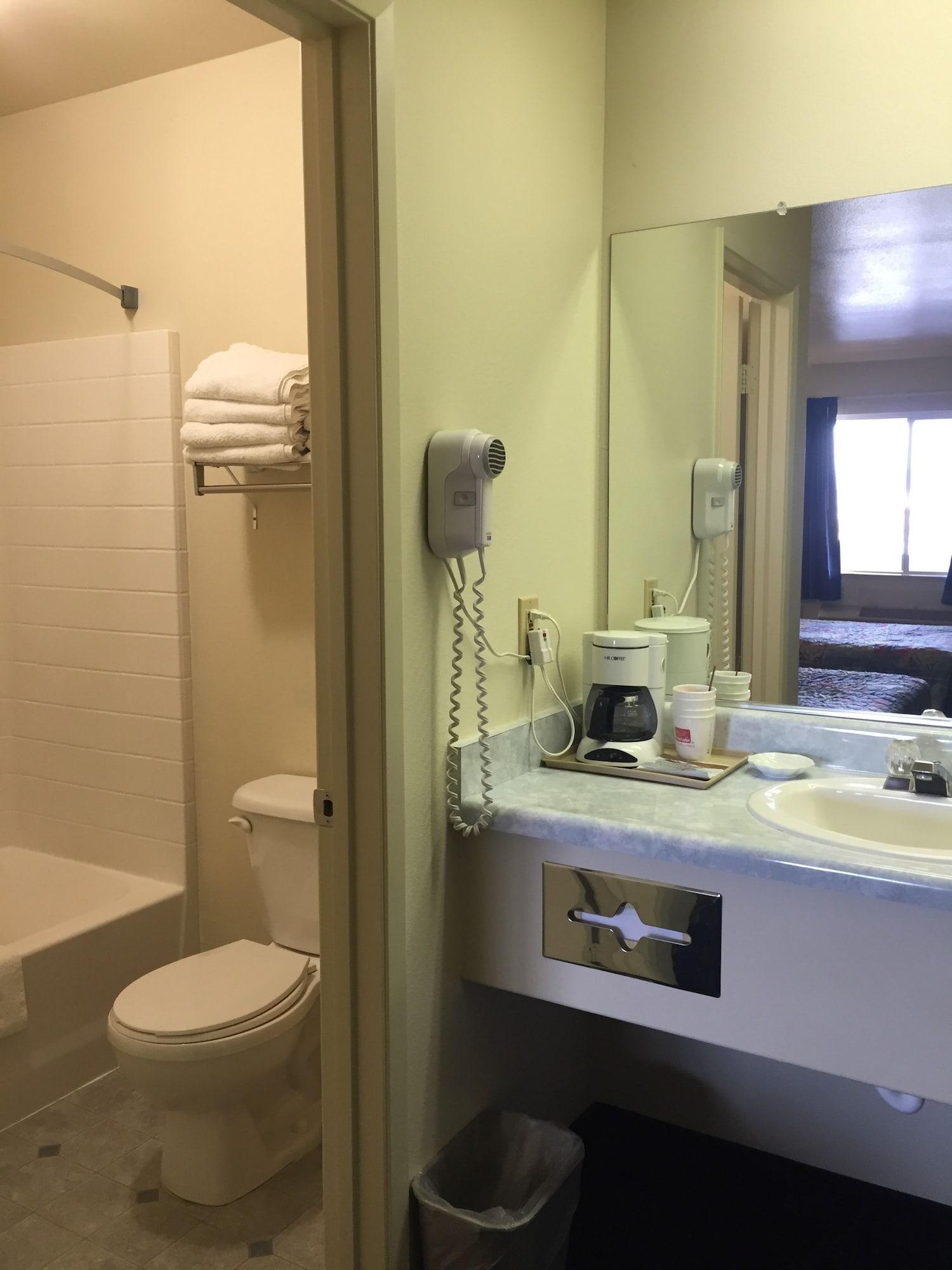Days By Wyndham Near China Naval Station Hotel Ridgecrest