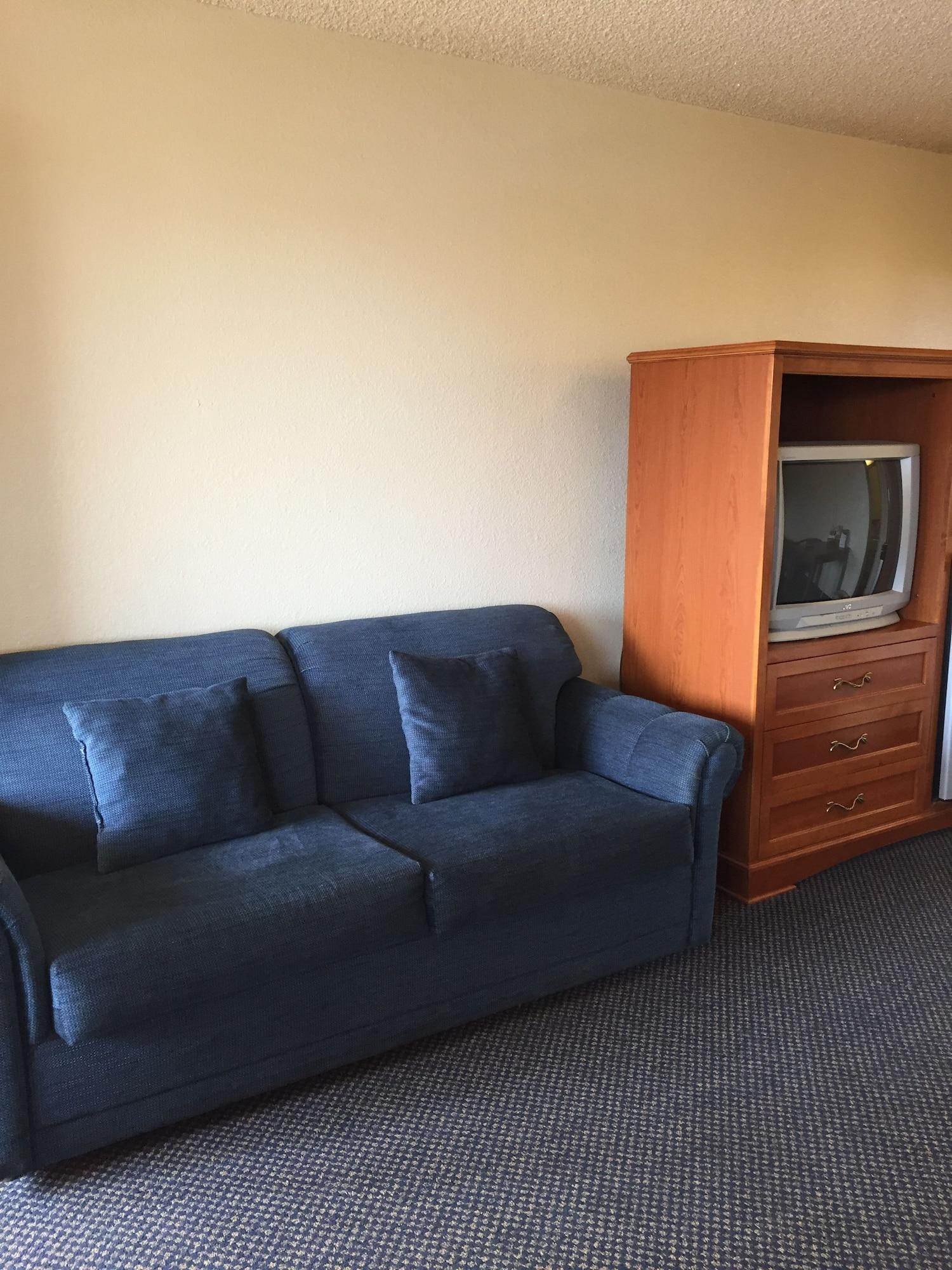 Days By Wyndham Near China Naval Station Ridgecrest