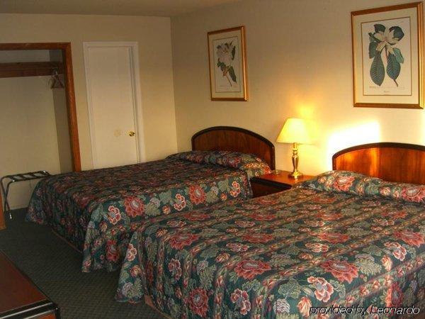Days By Wyndham Near China Naval Station Hotel 2*