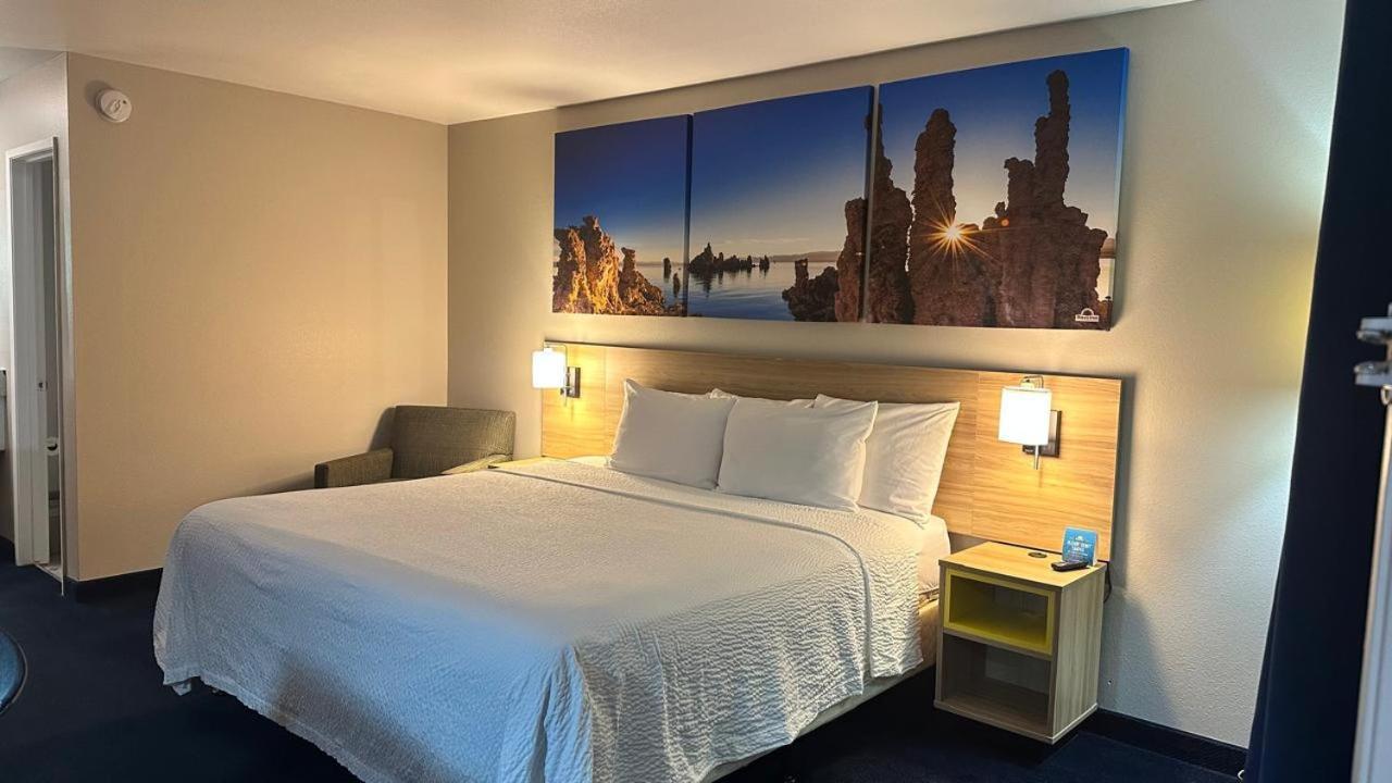 Days By Wyndham Near China Naval Station Hotel Ridgecrest