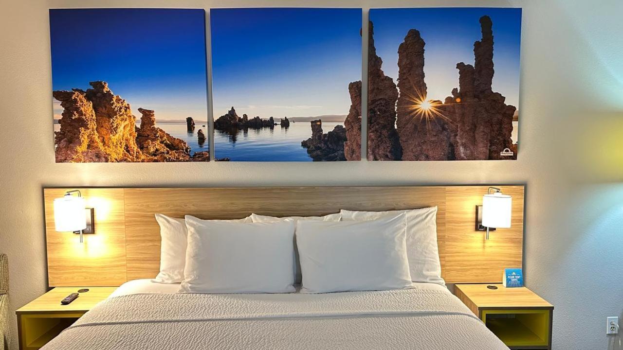 Days By Wyndham Near China Naval Station Ridgecrest