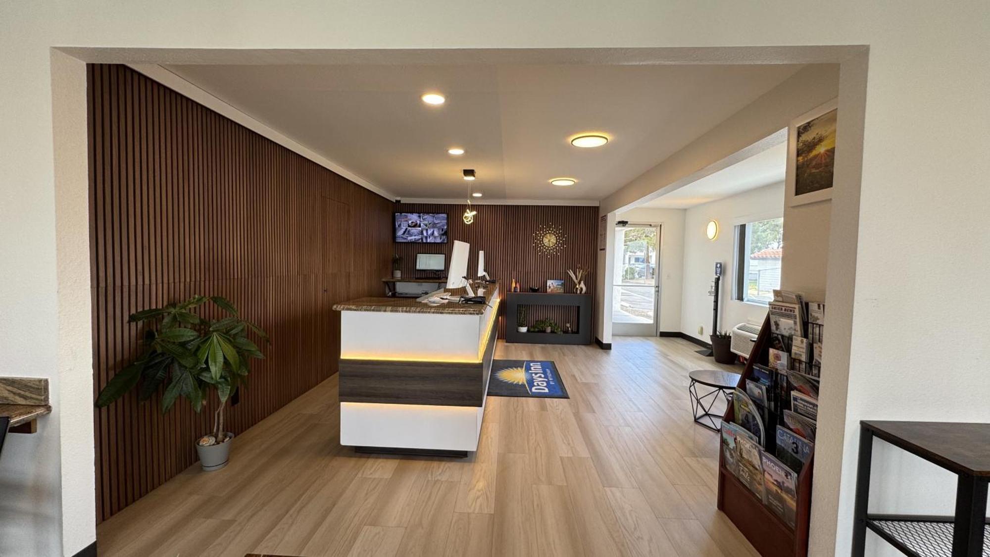 Hotel Days By Wyndham Near China Naval Station Ridgecrest
